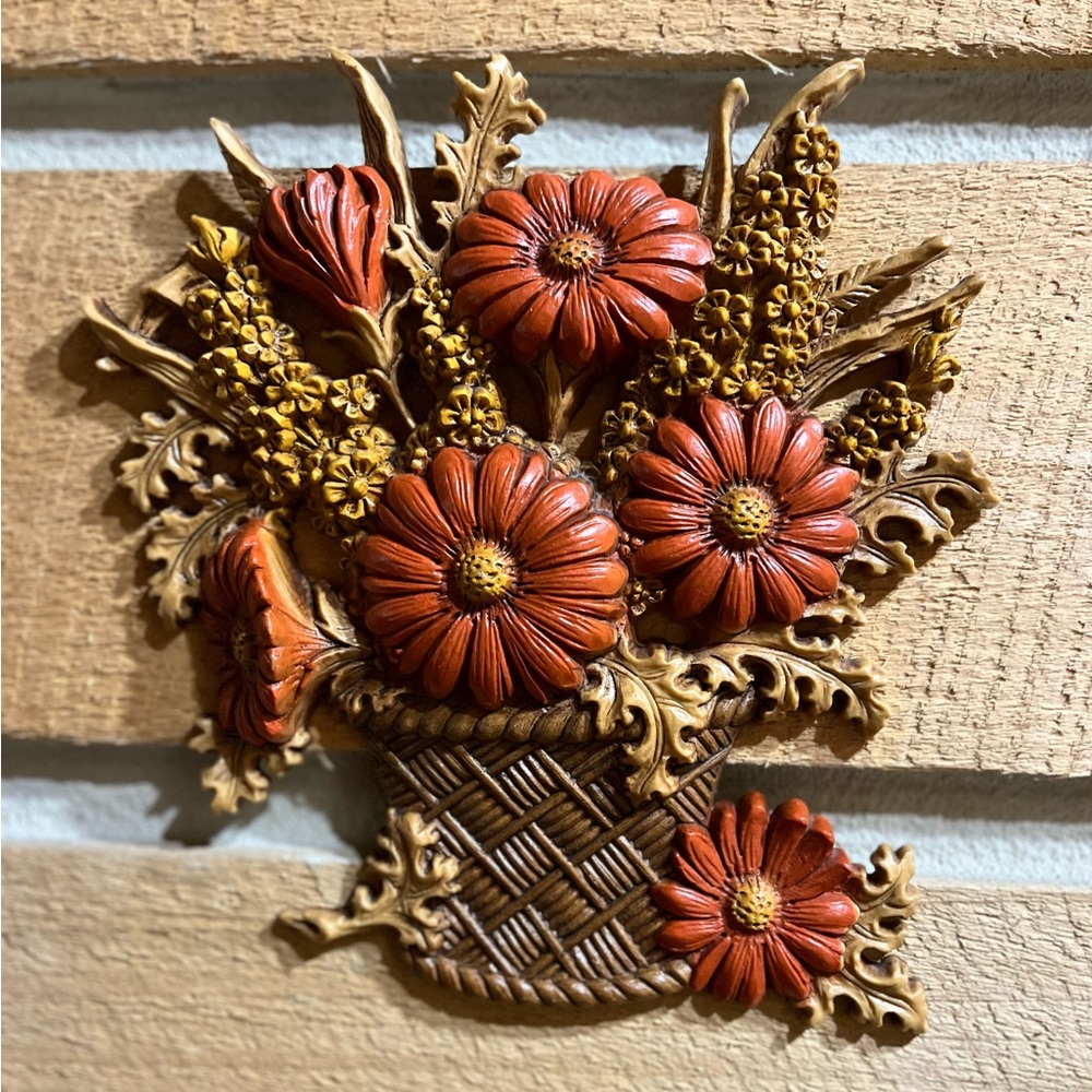 Vintage 1970’s Burwood HOMCO Fall Flower Basket Molded Plastic Wall Decor.